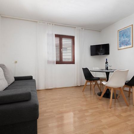 פרומאינה Apartments Family Roso מראה חיצוני תמונה