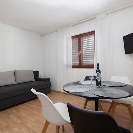 פרומאינה Apartments Family Roso מראה חיצוני תמונה
