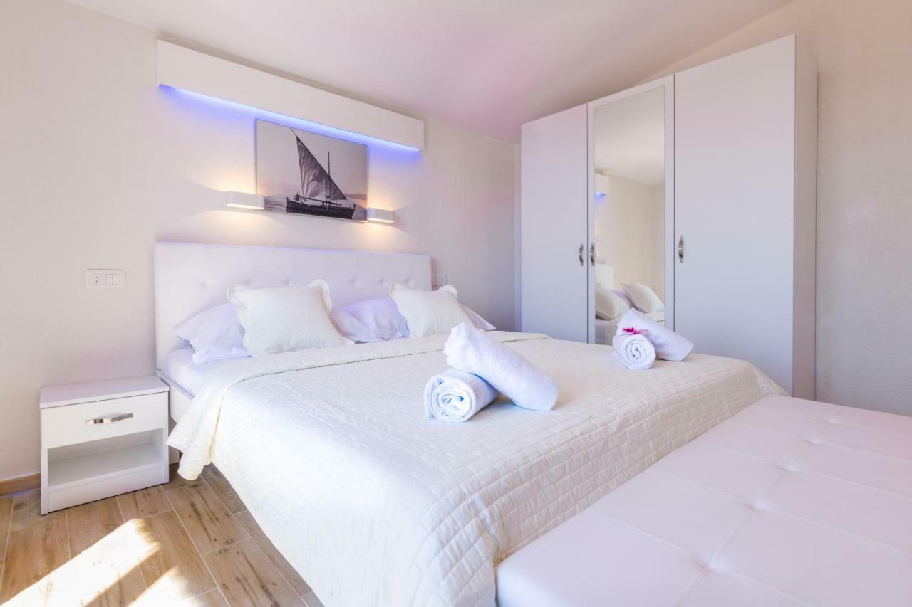 פרומאינה Apartments Family Roso מראה חיצוני תמונה