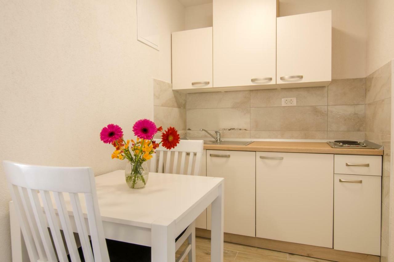 פרומאינה Apartments Family Roso מראה חיצוני תמונה