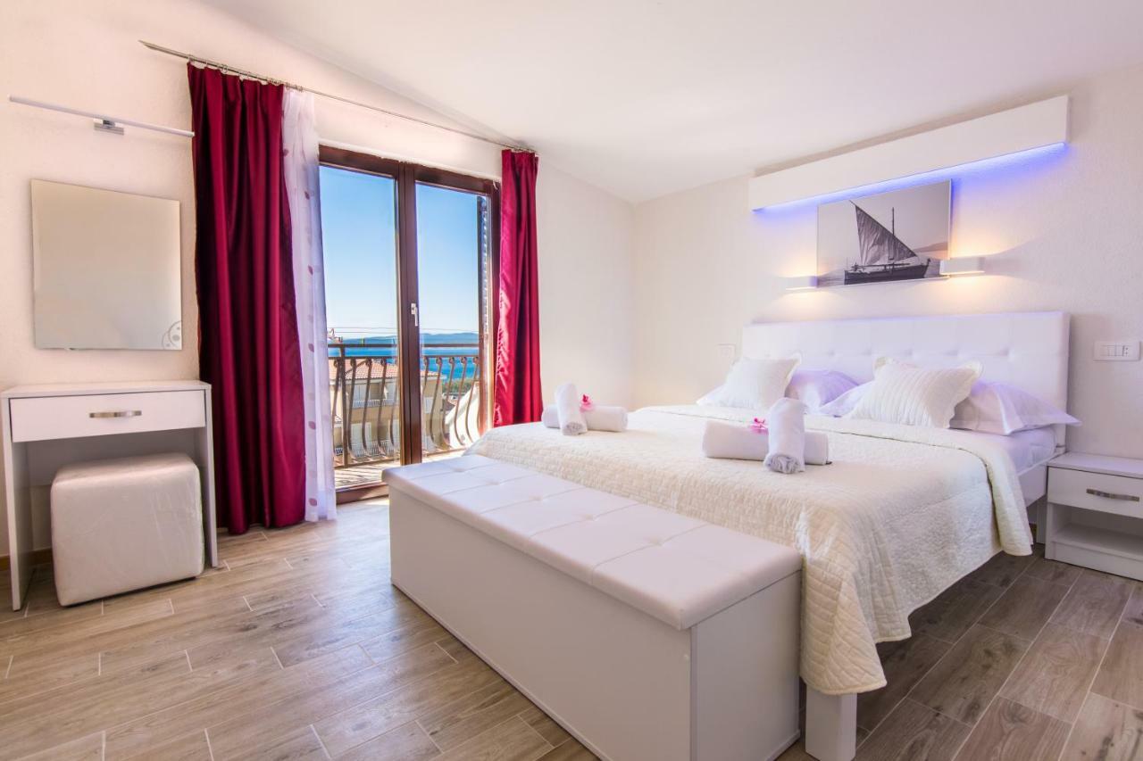פרומאינה Apartments Family Roso מראה חיצוני תמונה