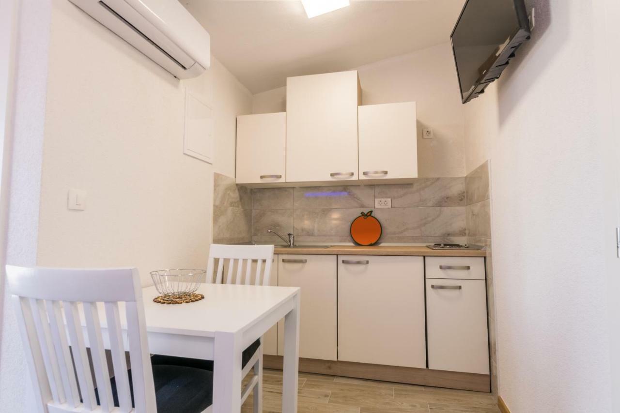 פרומאינה Apartments Family Roso מראה חיצוני תמונה